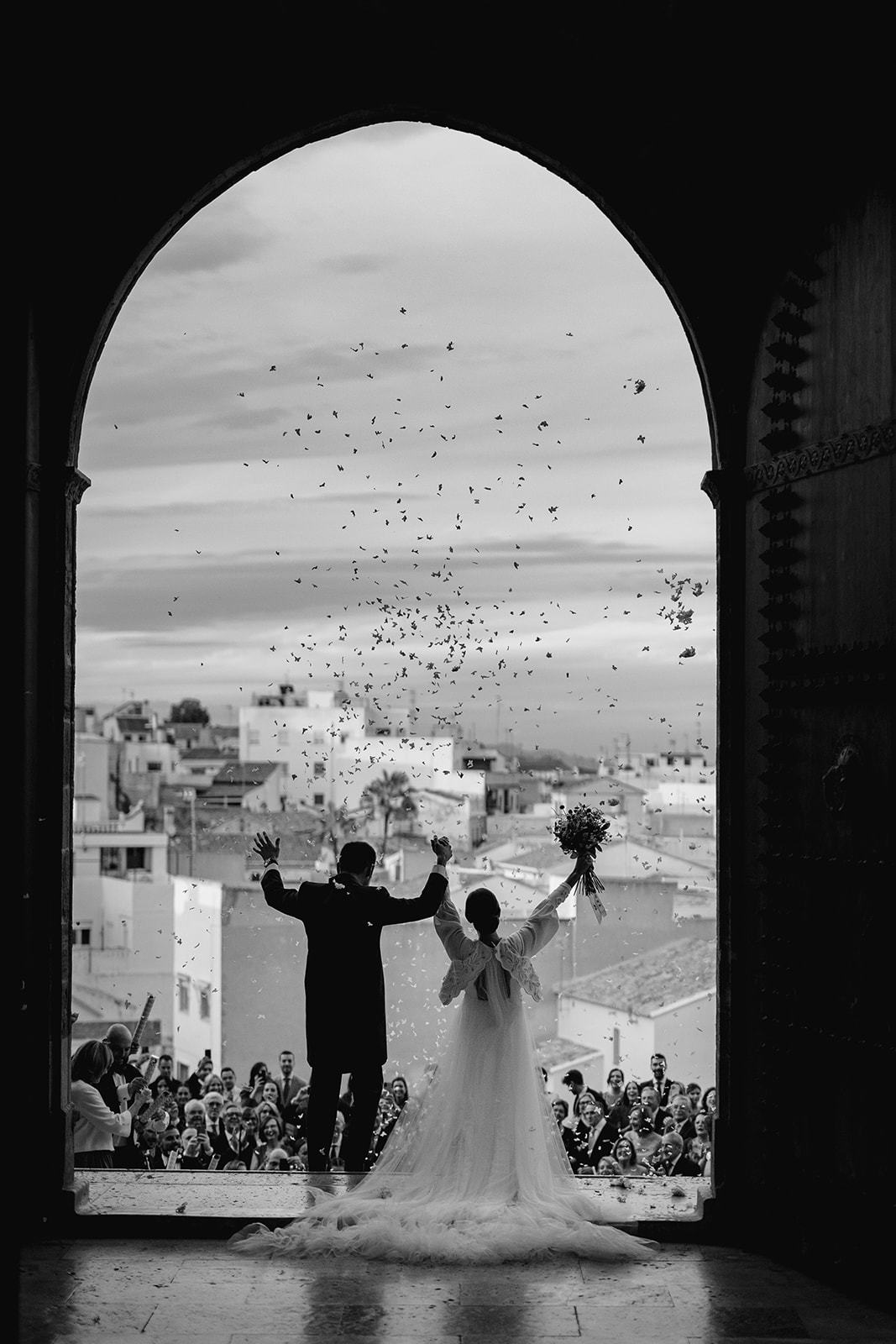 Uno de los momentos más especiales de la boda fue la salida de la iglesia