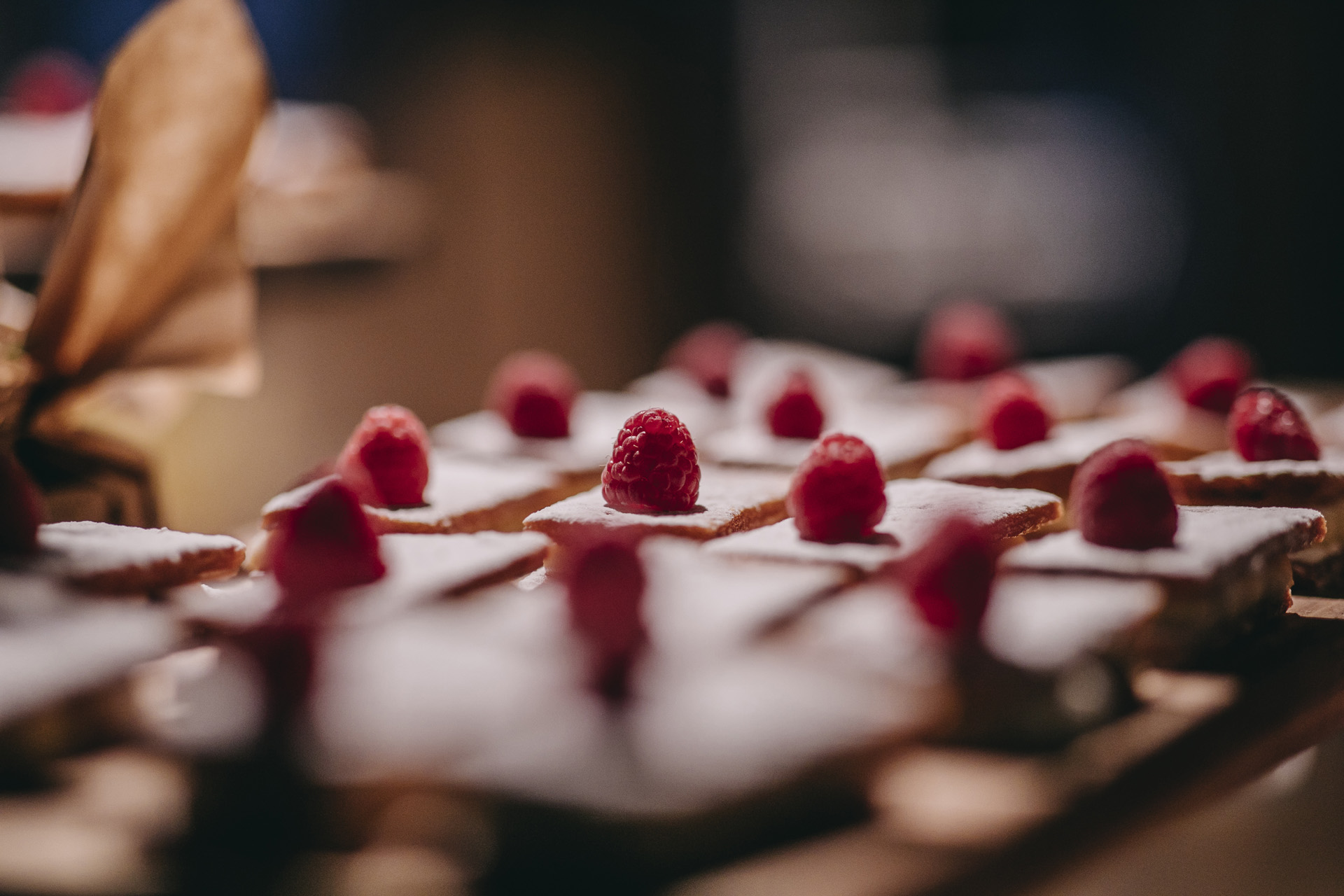 alternativas a la tarta de boda|Alternativas a tarta de boda|Alternativas a tarta de boda|Tentación de Kit Kat|Sopa de Fresones con fresones|milhojas de hojaldre caramelizado|Sopa de Fresones con fresones|Tentación de Kit Kat|Tentación de Kit Kat|Sopa de Fresones con fresones|Sopa de Fresones con fresones|Tentación de Kit Kat|Postre para bodas|Tarta de bodas